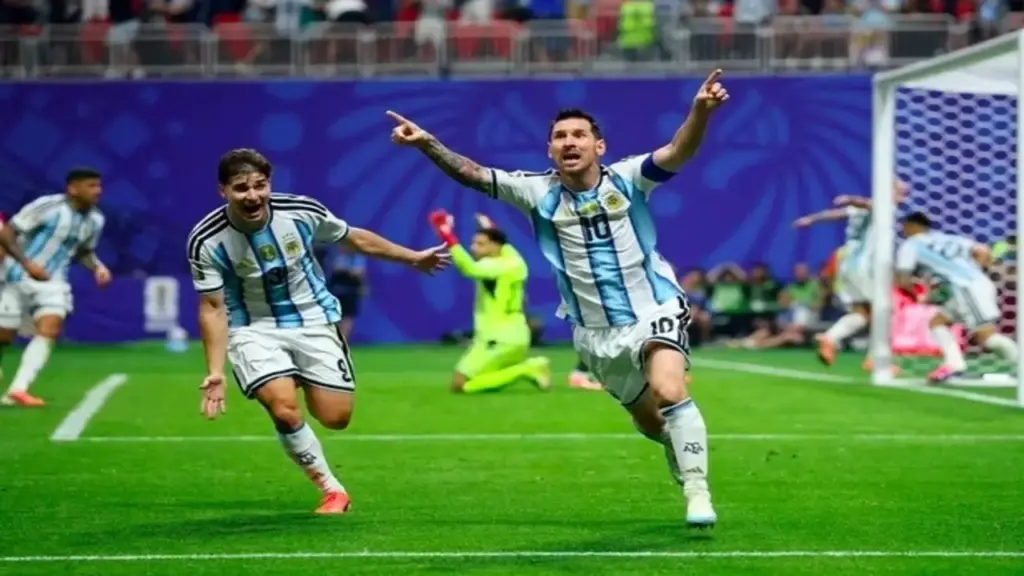 Messi ghi dấu ấn, bỏ xa thành tích của huyền thoại Maradona