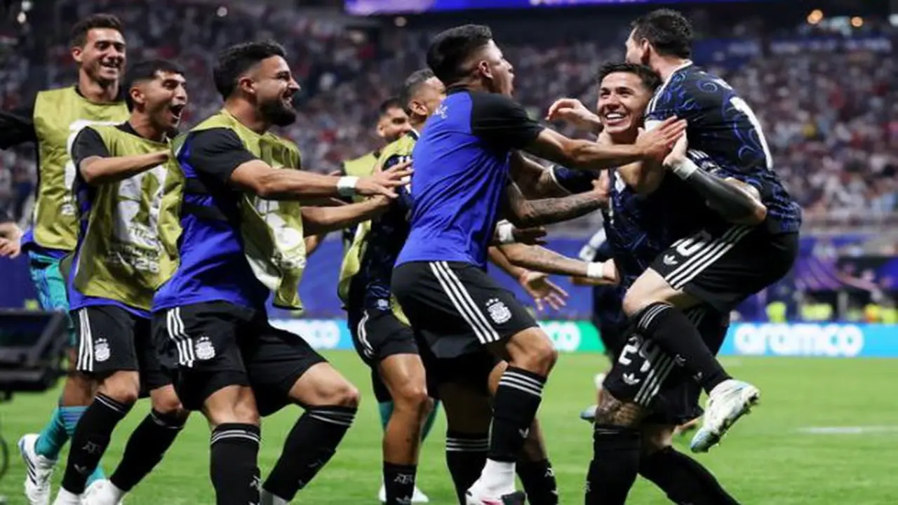 Messi tỏa sáng giúp Argentina ngược dòng ngoạn mục giành vé vào chung kết World Cup 2026