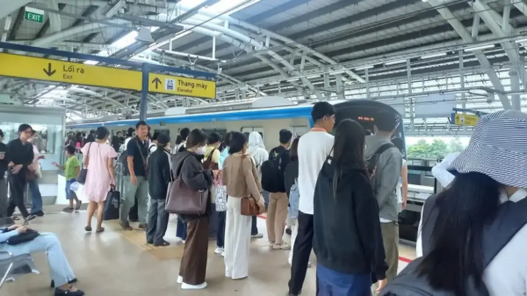 Metro miễn phí hút người trẻ đến trải nghiệm trong ngày đặc biệt