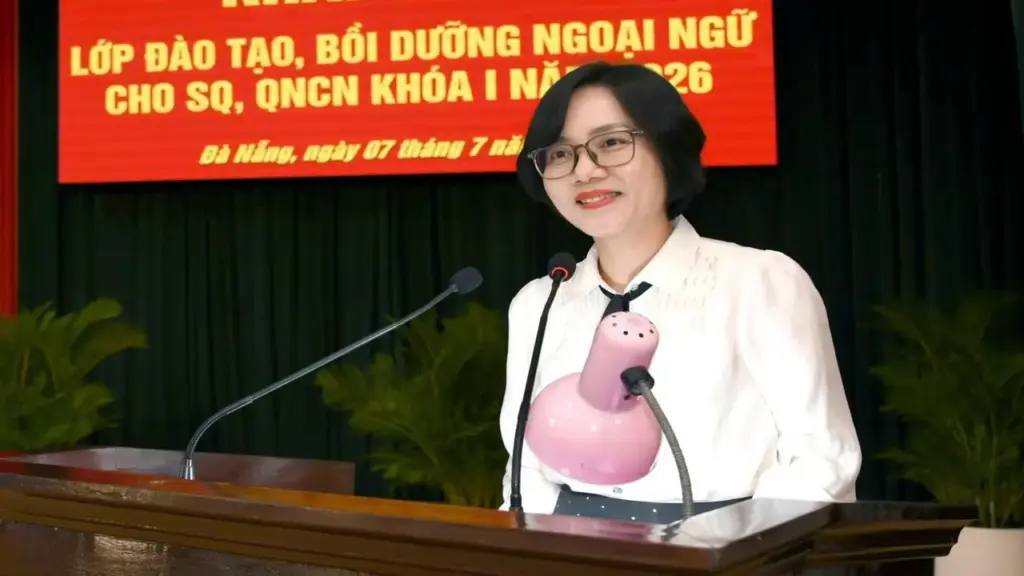 Một sư đoàn thuộc Quân khu 5 mời giảng viên đại học về dạy ngoại ngữ cho bộ đội