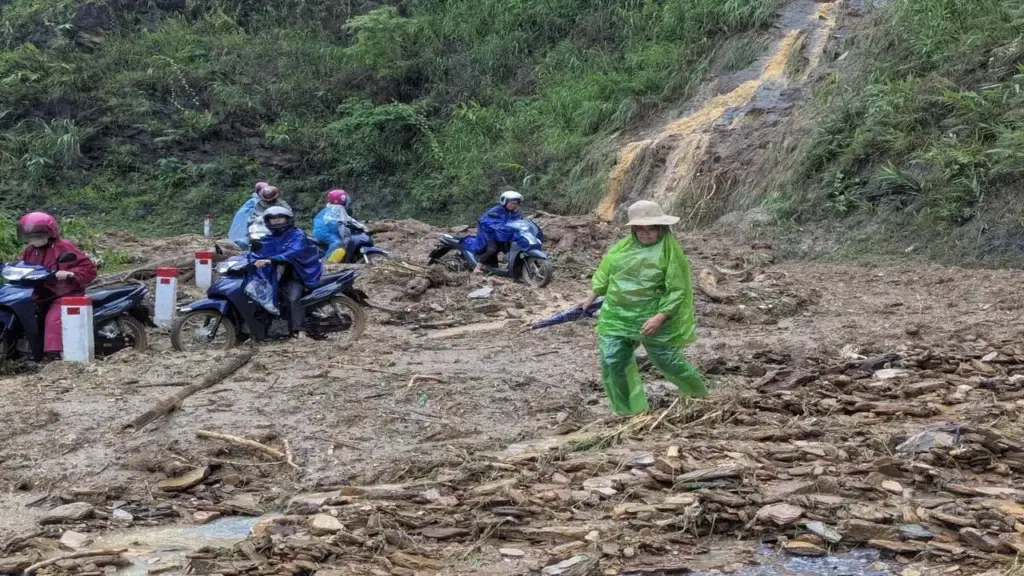 Một tuần mưa lũ hoành hành ở miền Bắc