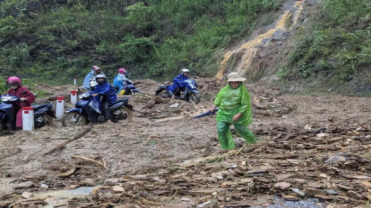 Một tuần mưa lũ hoành hành ở miền Bắc