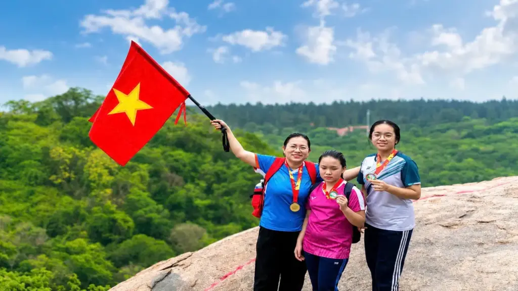 Mùa hè cùng con lên rừng, xuống biển: Trải nghiệm thay vì dán mắt vào điện thoại