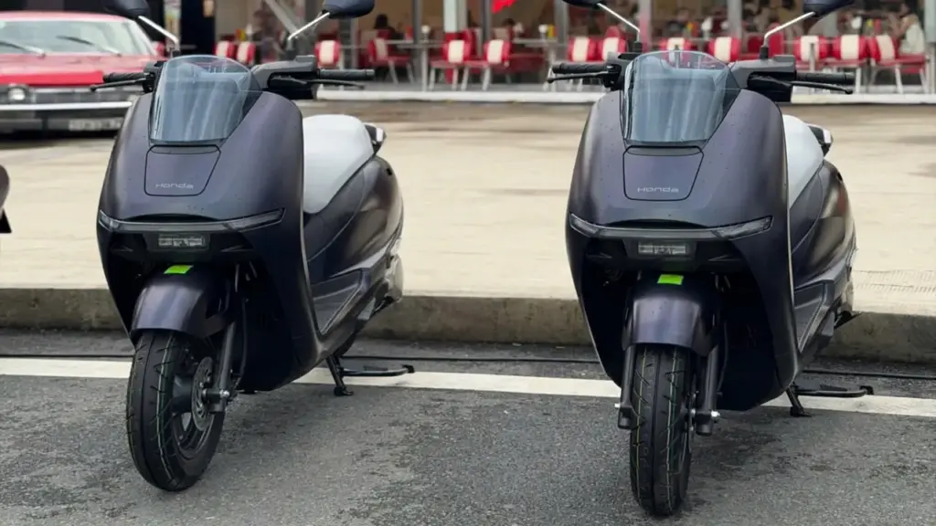 Mua xe máy điện, chọn Honda UC3 hay Datbike Quantum S1?