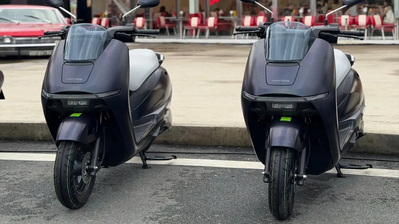 Mua xe máy điện, chọn Honda UC3 hay Datbike Quantum S1?