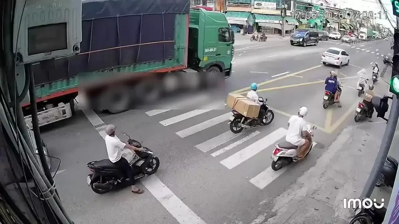 'Muốn giảm tai nạn, phải buộc xe tải lớn lắp camera, cảm biến'