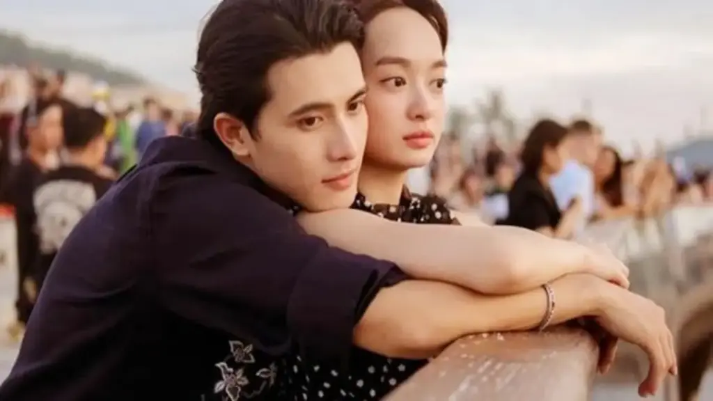 Né nhau tại sự kiện, hủy theo dõi trên mạng xã hội: Chuyện gì xảy ra với cặp đôi "Yêu nhầm bạn thân"?