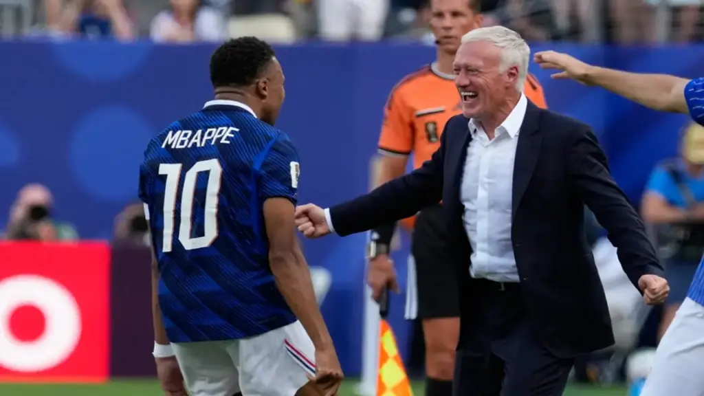 Neville: 'Pháp ở đẳng cấp khác phần còn lại của World Cup'