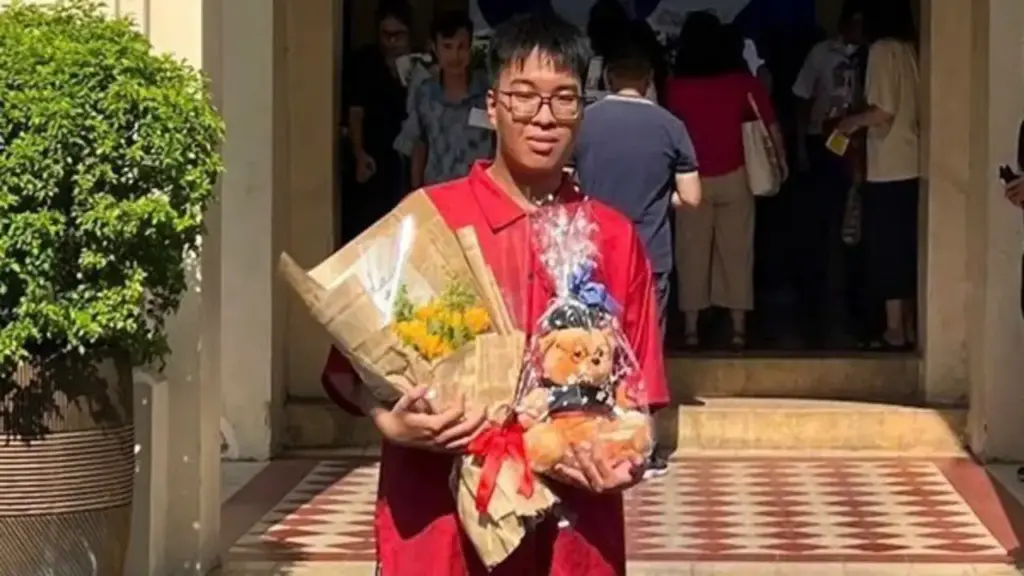 Nghe 1 trong 5 thủ khoa 30/30 điểm trên toàn quốc nói chuyện về ước mơ