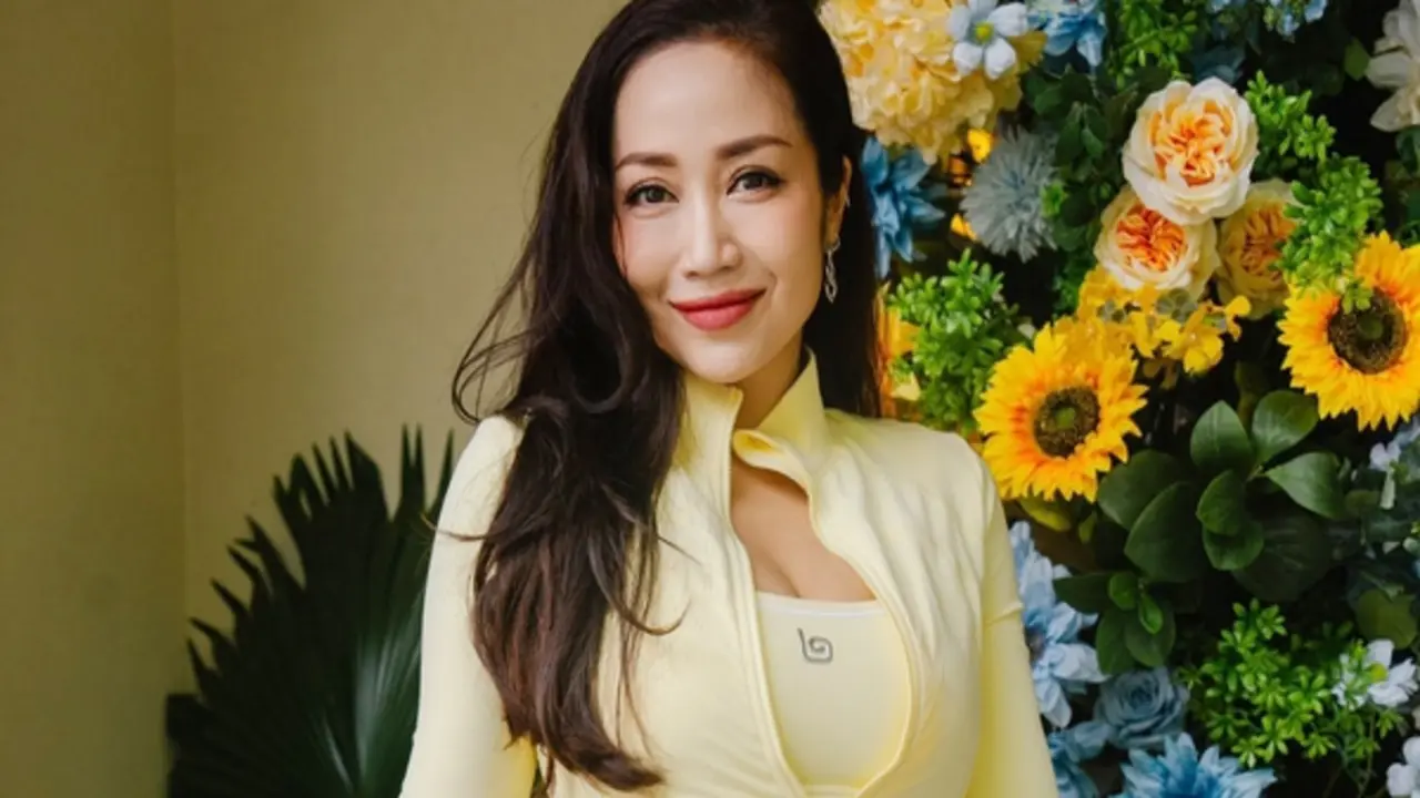 Nghệ sĩ Ốc Thanh Vân cùng 3 con trở lại Úc