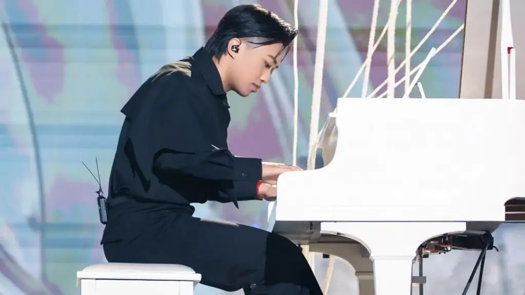 Nghệ sĩ piano gốc Việt trình diễn tại 'Tinh hà say hi'