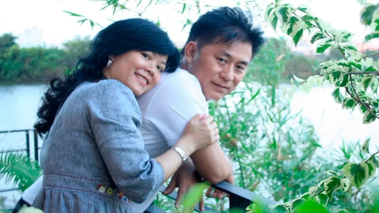Nghệ sĩ Tạ Minh Tâm: 'Vợ qua đời bình yên trong vòng tay tôi'