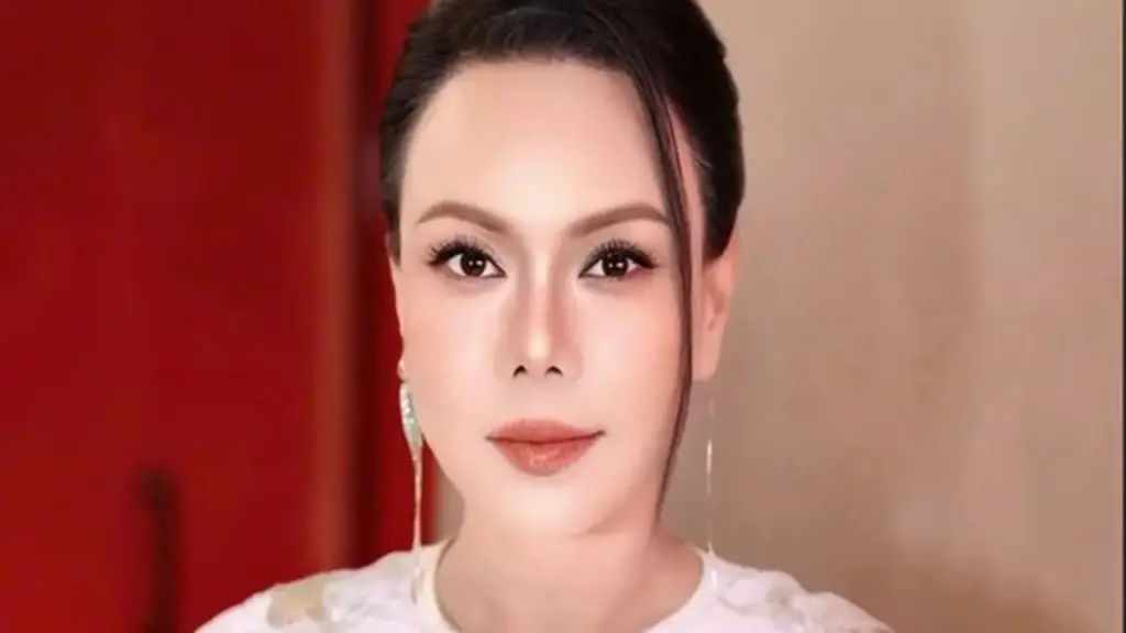 Nghệ sĩ Việt Hương gây hoang mang với biểu cảm lạ?