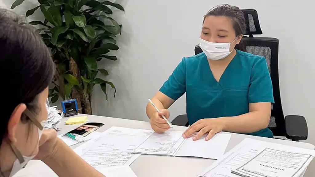 'Ngủ ngày, cày đêm', nhiều người trẻ hết trứng sớm