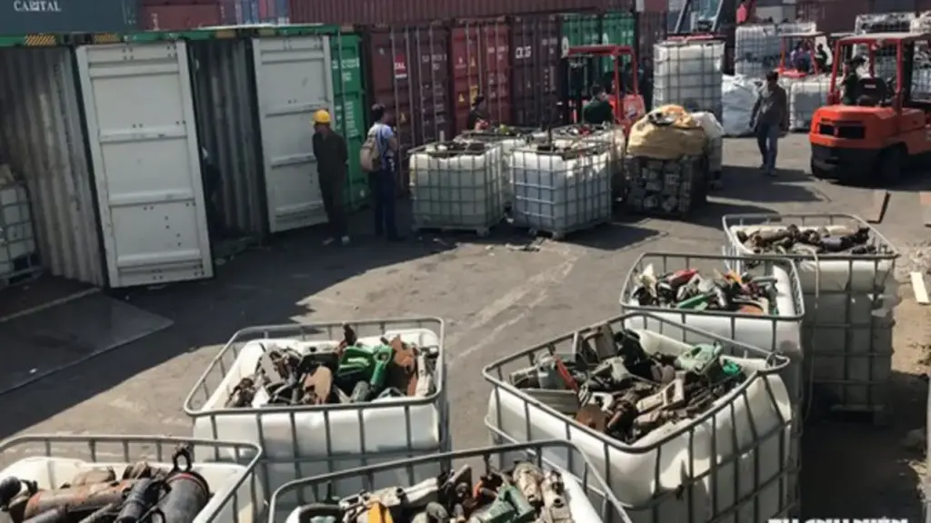 Ngừng tạm nhập, tái xuất hàng quần áo, đồ điện tử, xe máy... đã qua sử dụng