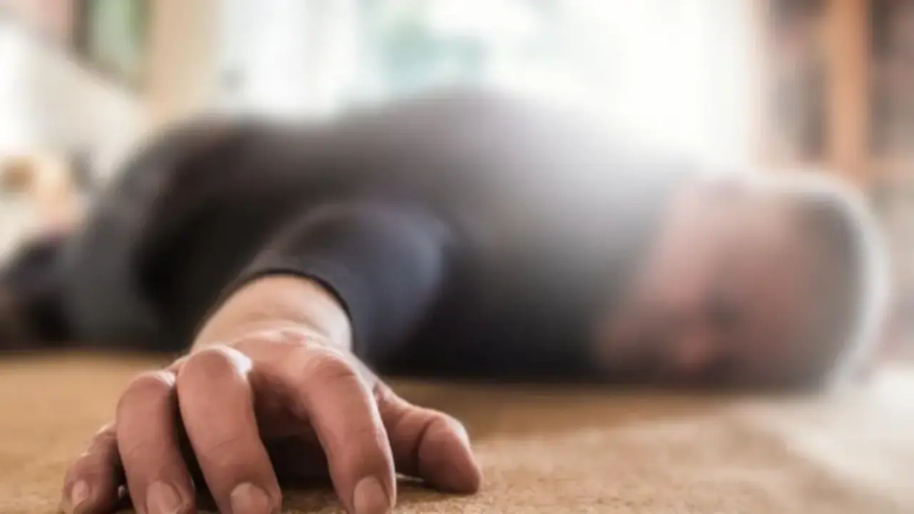 Người đàn ông 56 tuổi tử vong vì ngày nào cũng đi bộ theo cách "vạn người mê"