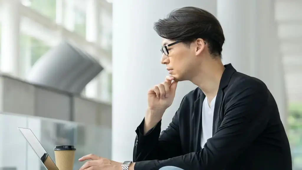 Người đàn ông nghỉ hưu sớm khổ vì quá cô đơn