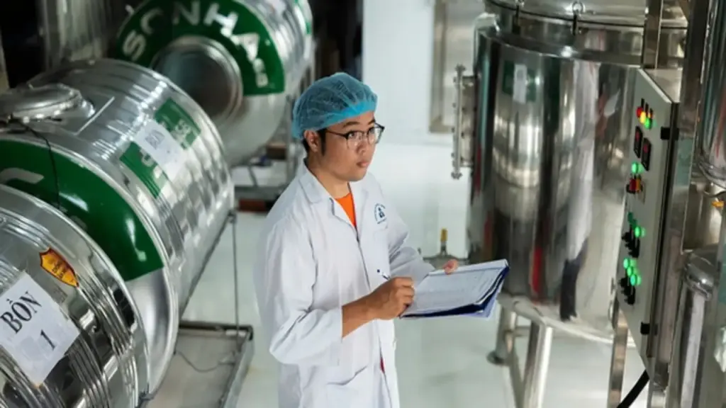 Người 'lên đời' cây dừa nước Việt Nam