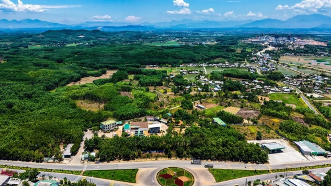 Nguyên trưởng phòng thuộc Ban Quản lý Khu kinh tế Dung Quất bị khai trừ Đảng