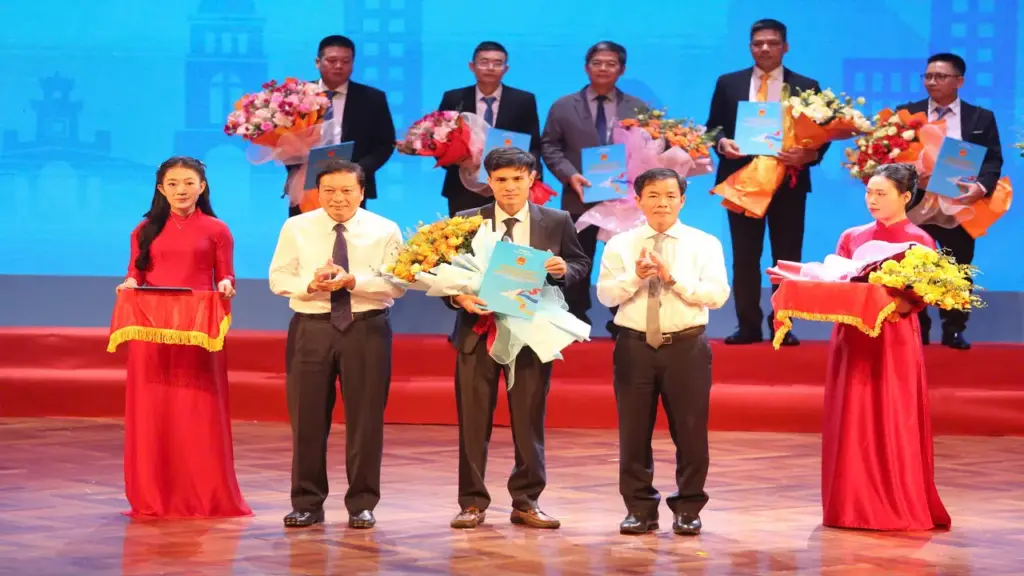 Nhà đầu tư cam kết "rót" hơn 7,7 tỷ USD khảo sát, làm dự án ở Quảng Trị