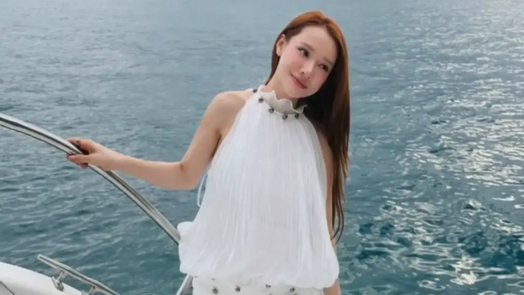 Nhã Phương - mẹ "bỉm sữa" 3 con khoe sắc vóc trẻ trung, xinh đẹp