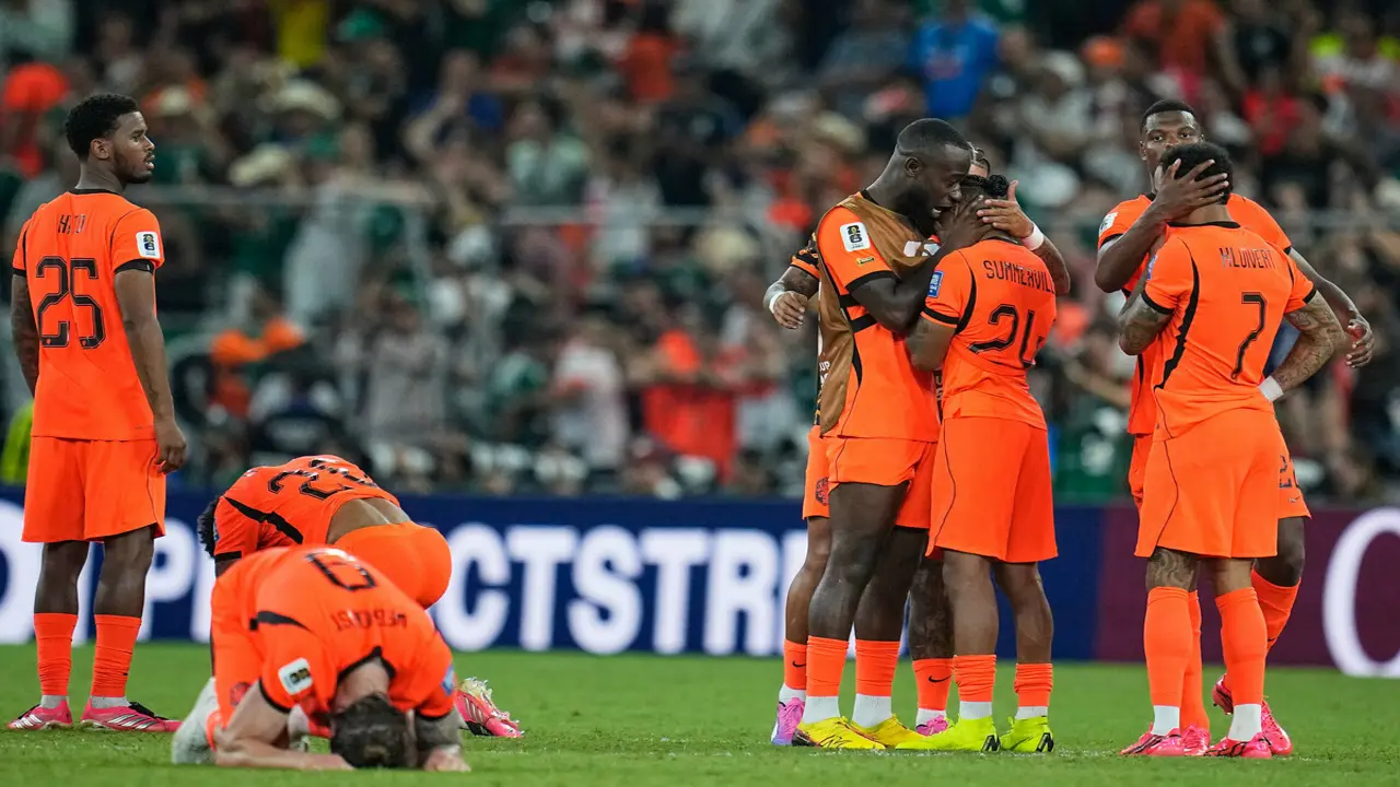 'Nhà tiên tri World Cup' xin lỗi Hà Lan