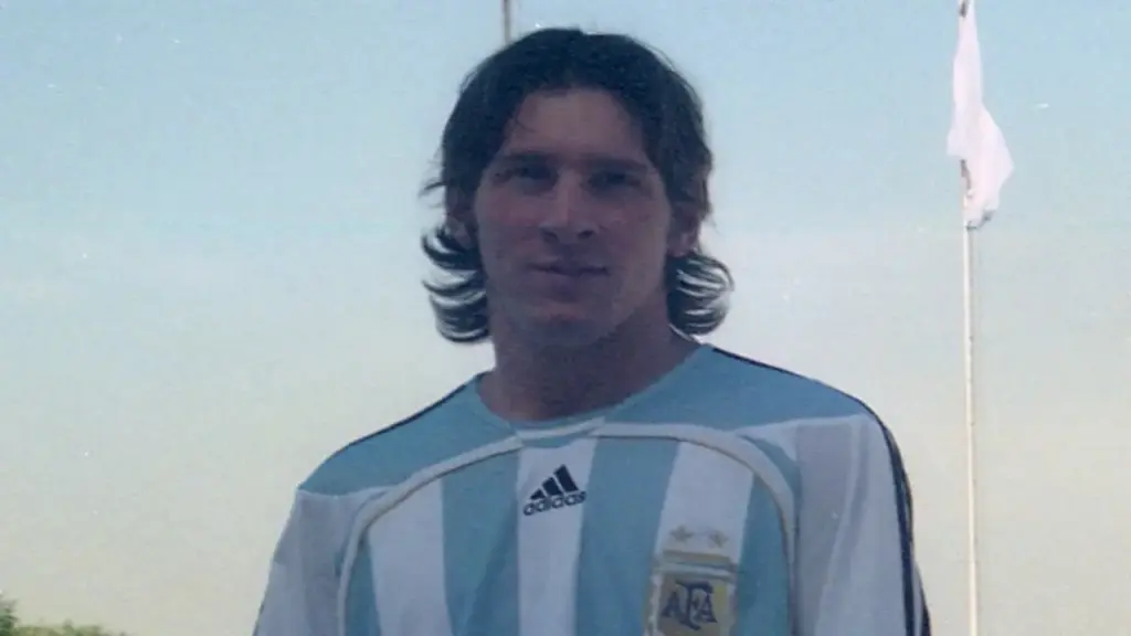 Nhiếp ảnh gia kể chuyện Messi năm 18 tuổi