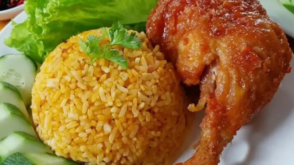 Nhiều người nghi ngộ độc sau ăn cơm gà ở Khánh Hòa, Bộ Y tế vào cuộc