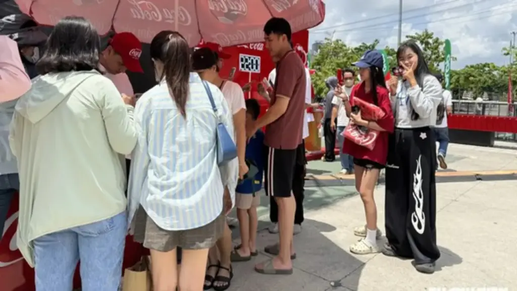 Nhiều người ‘săn’ vị trí đẹp, chờ xem chung kết World Cup từ sáng sớm nay