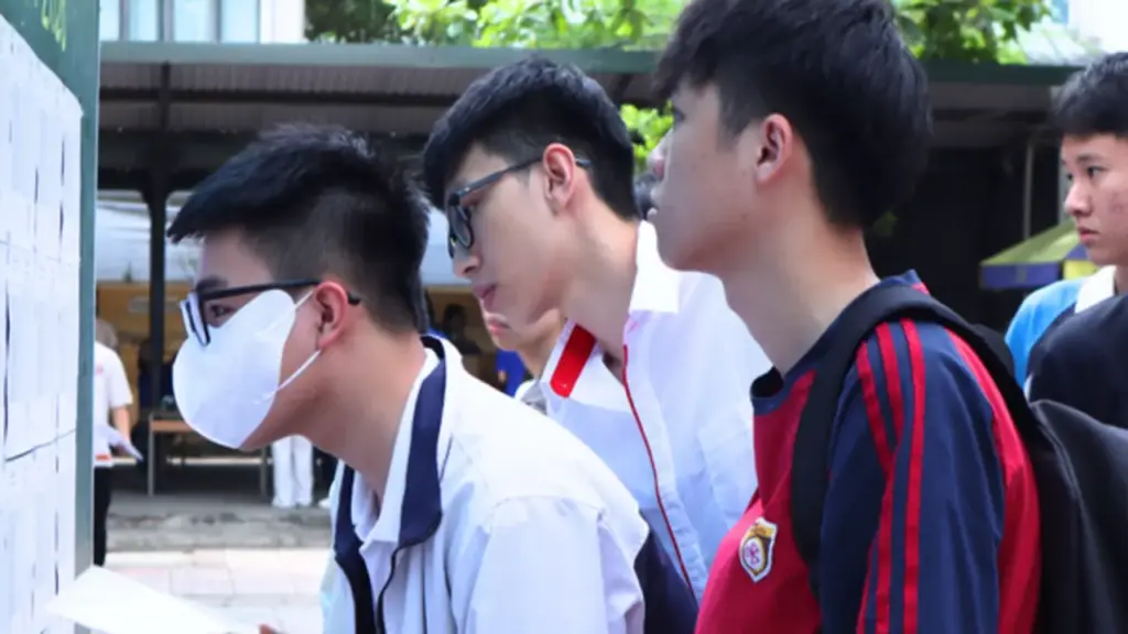 Nhiều trường đại học công bố điểm sàn năm 2026, từ 15 đến 25 điểm
