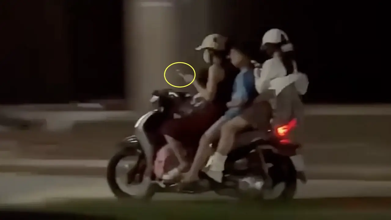 'Những đứa trẻ bị coi thường tính mạng trên xe máy'