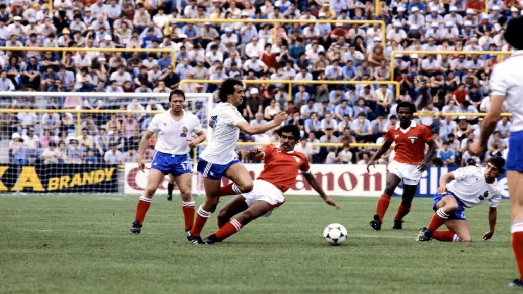 Những lần chính trị làm dậy sóng World Cup