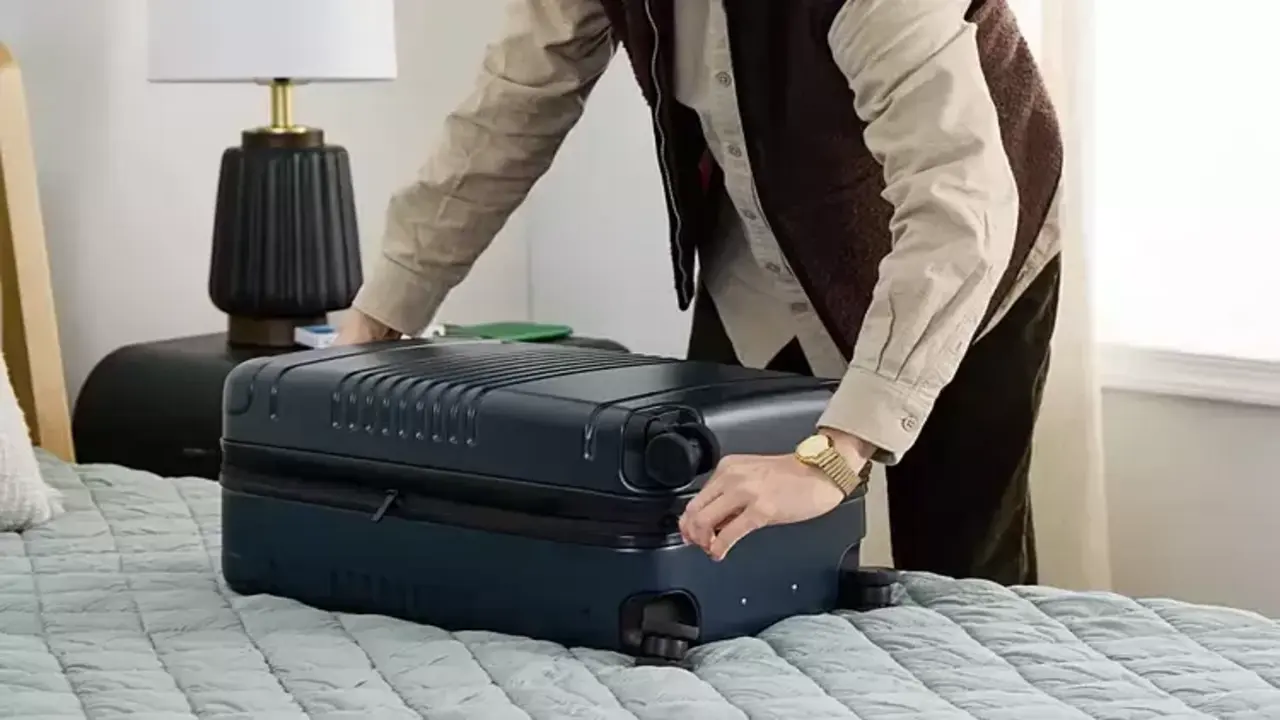 Nơi tệ nhất để đặt vali trong phòng khách sạn