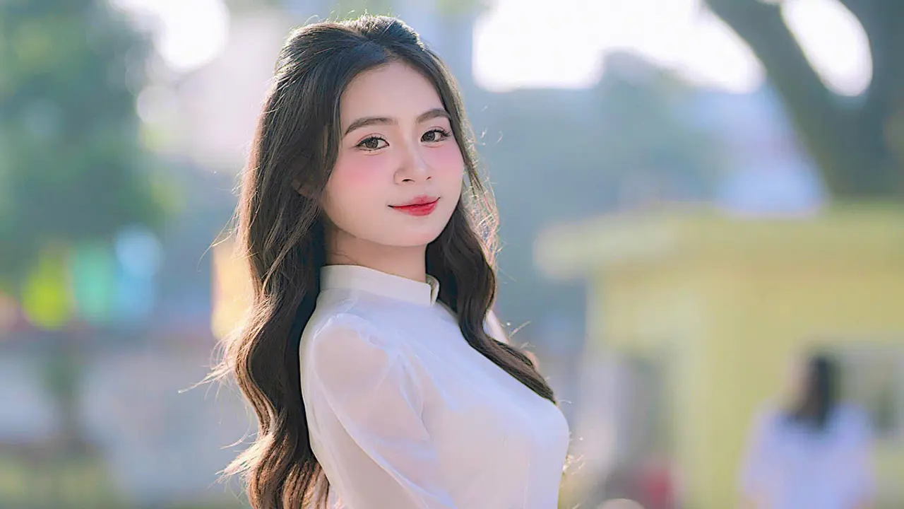 Nữ sinh đạt 9,75 Văn thi tốt nghiệp viết kín 14 mặt giấy