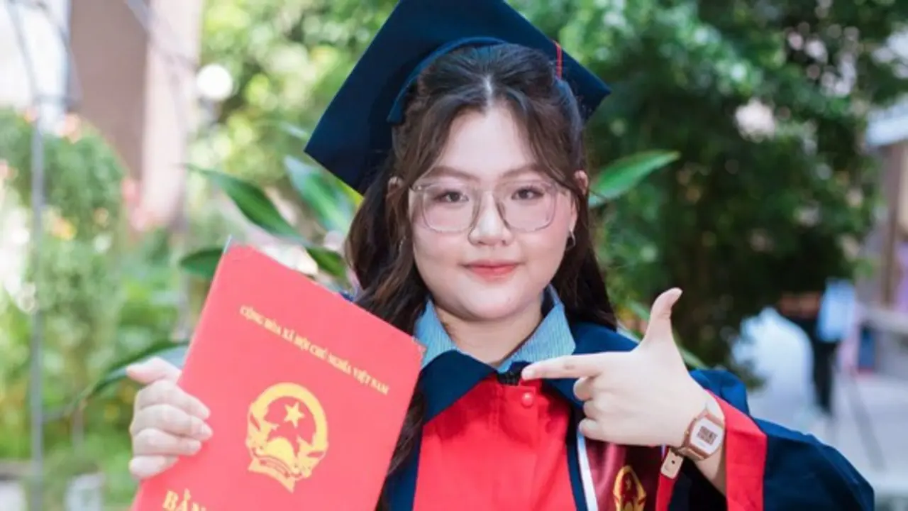 Nữ sinh đạt điểm tuyệt đối 30/30 khối B00: 'Em chỉ học thật kỹ sách giáo khoa'