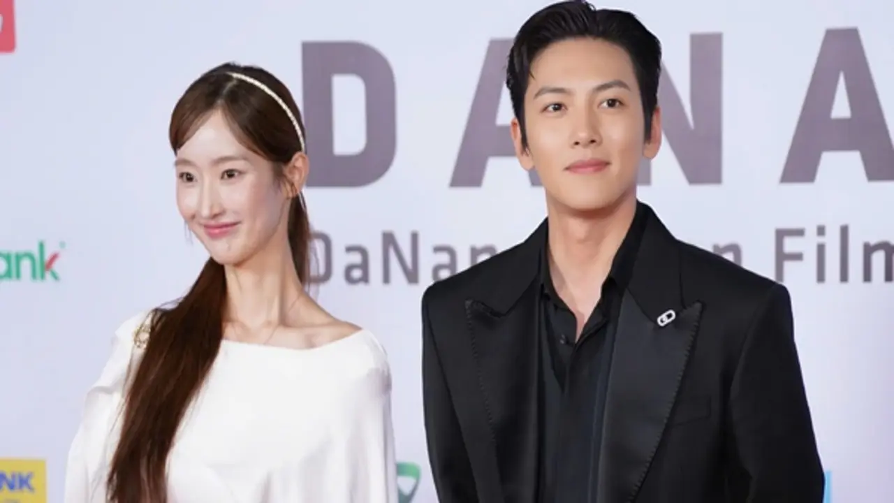 Nữ TikToker sải bước cùng Ji Chang Wook tại DANAFF là ai?