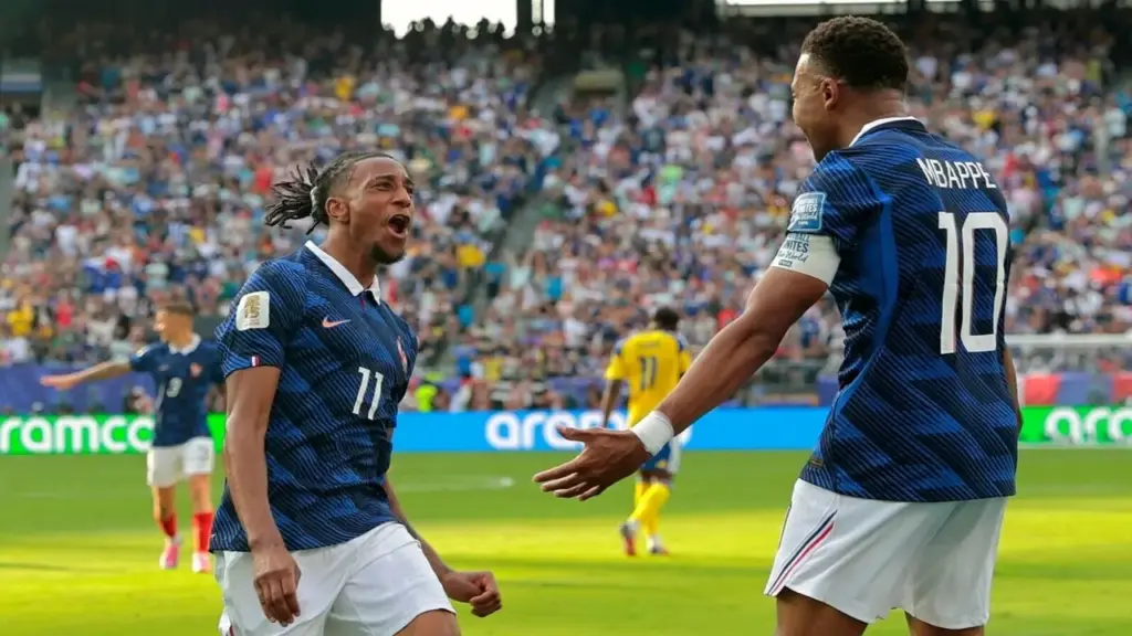 Olise vượt Mbappe để nhận điểm 10 ở vòng 1/16 World Cup