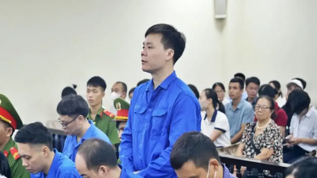 "Ông trùm" sản xuất 100 tấn thực phẩm giả bị đề nghị 15-18 năm tù
