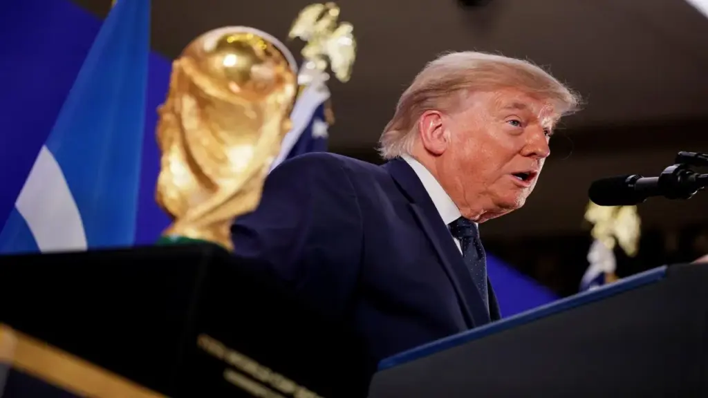 Ông Trump đặt câu hỏi về chiến thuật của đội Anh tại World Cup