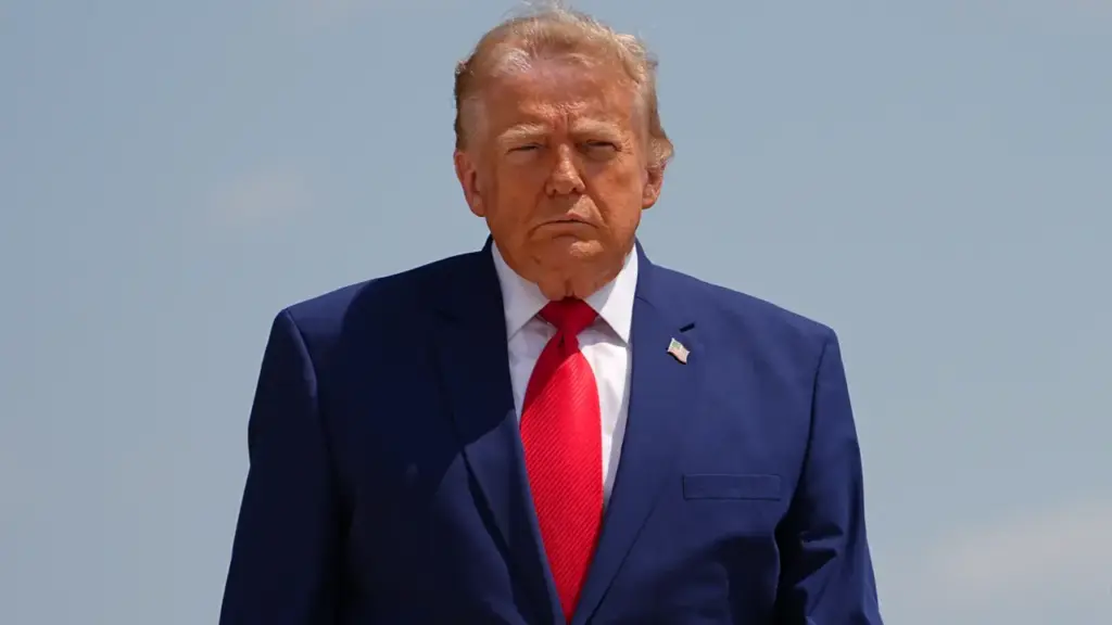 Ông Trump dọa giáng đòn trừng phạt nhằm vào Houthi