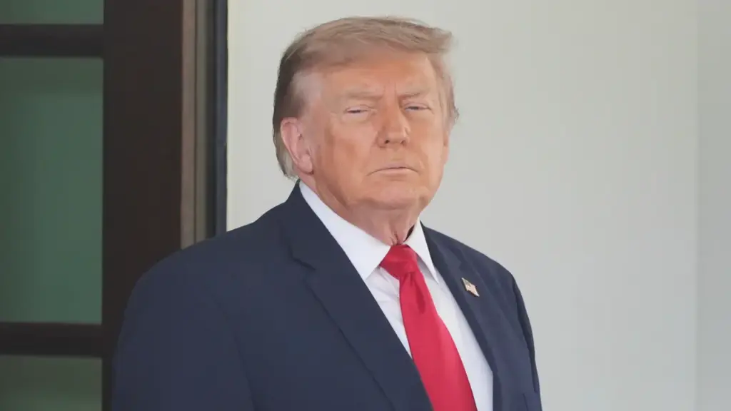 Ông Trump hủy kế hoạch thu 'phí bảo vệ' ở Hormuz
