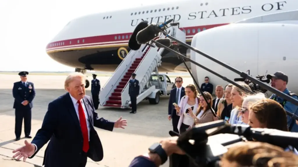 Ông Trump lần đầu bay trên chuyên cơ 400 triệu USD do Qatar tặng