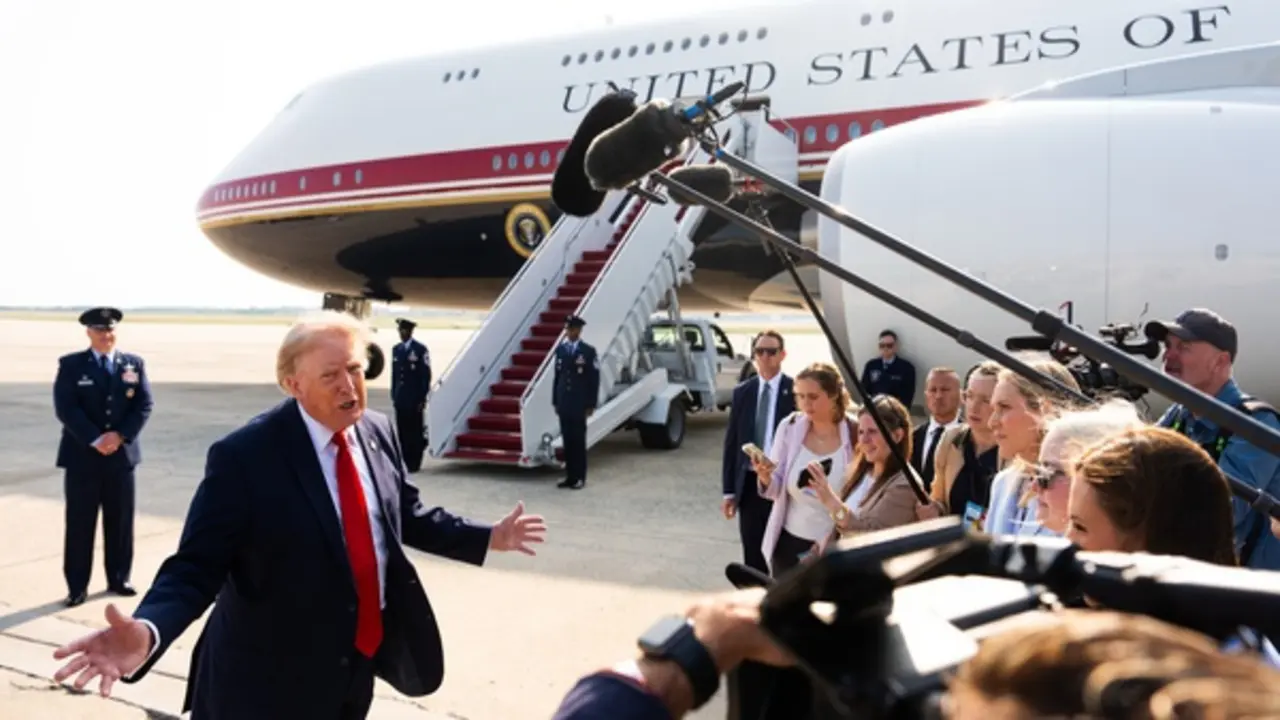 Ông Trump lần đầu bay trên chuyên cơ 400 triệu USD do Qatar tặng