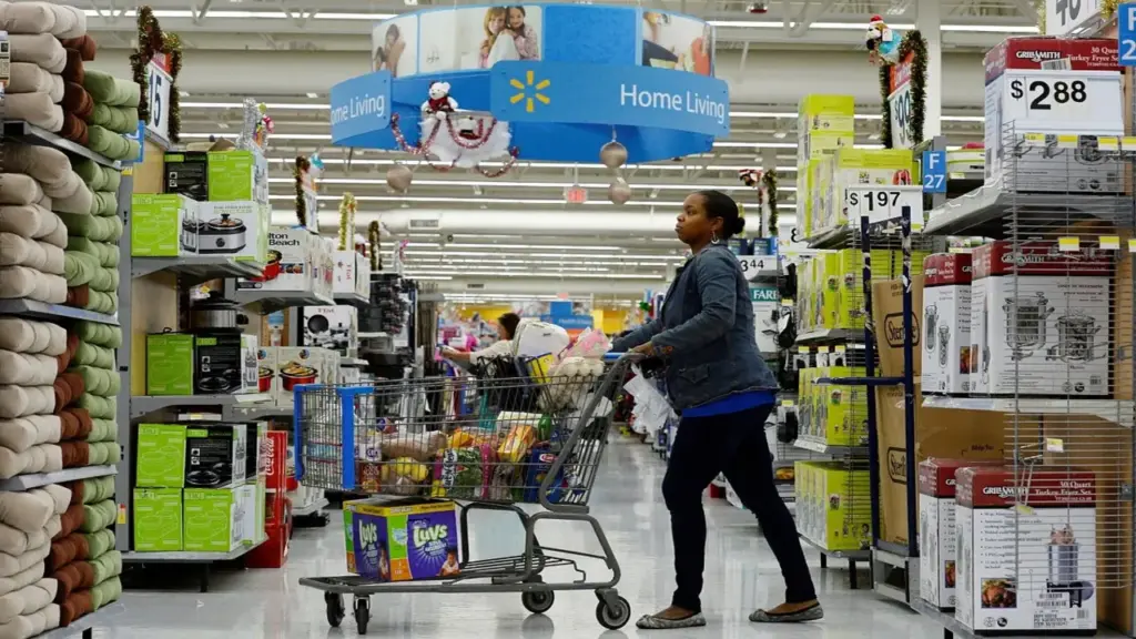 Ông Trump nói Walmart sẽ giảm giá sản phẩm theo yêu cầu của chính phủ