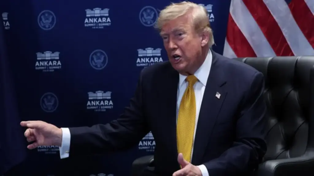 Ông Trump ra lệnh cắt đứt giao thương với Tây Ban Nha