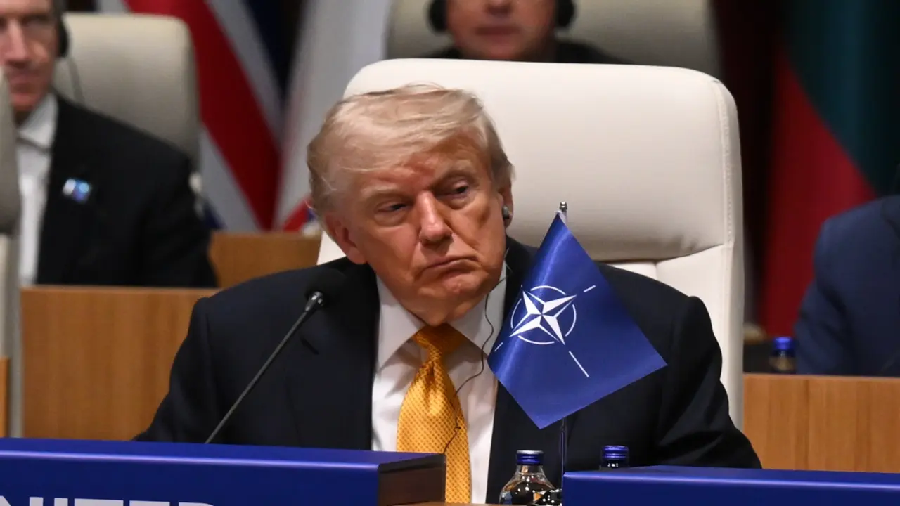 Ông Trump tuyên bố Mỹ sẽ ‘đánh mạnh vào Iran ngay đêm nay’