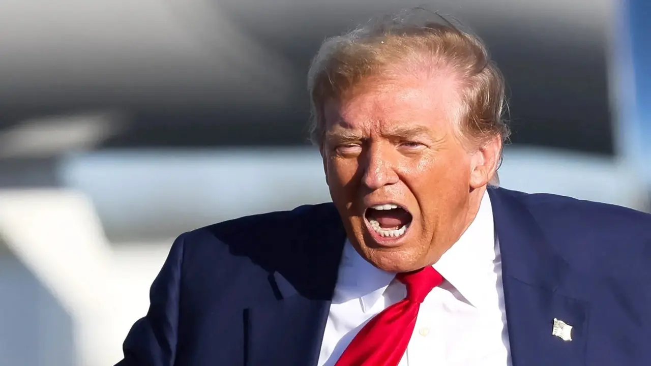 Ông Trump và Iran dọa 'ăn thua đủ': Dám bắn một tàu, mất liền một cây cầu