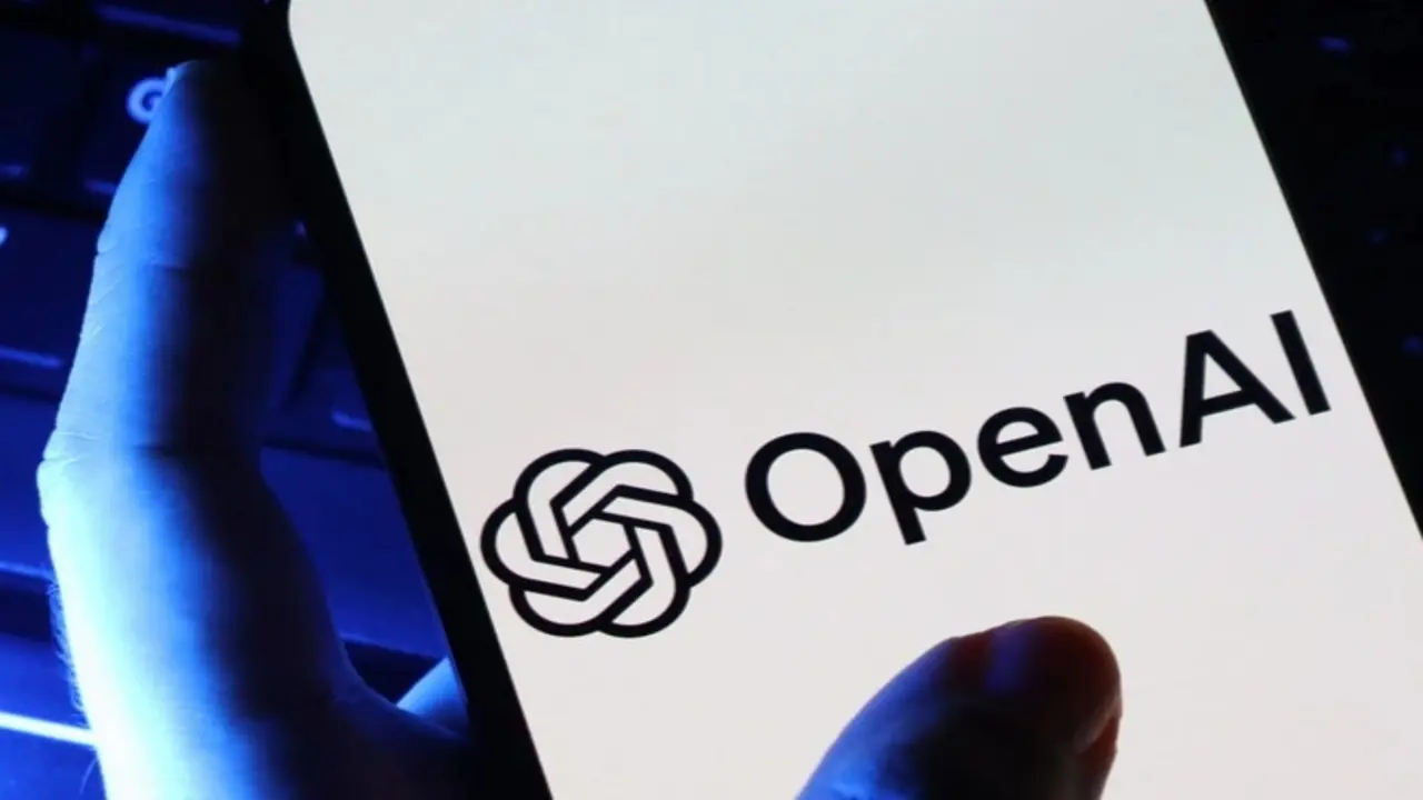 OpenAI ra mắt thiết bị phần cứng đầu tiên