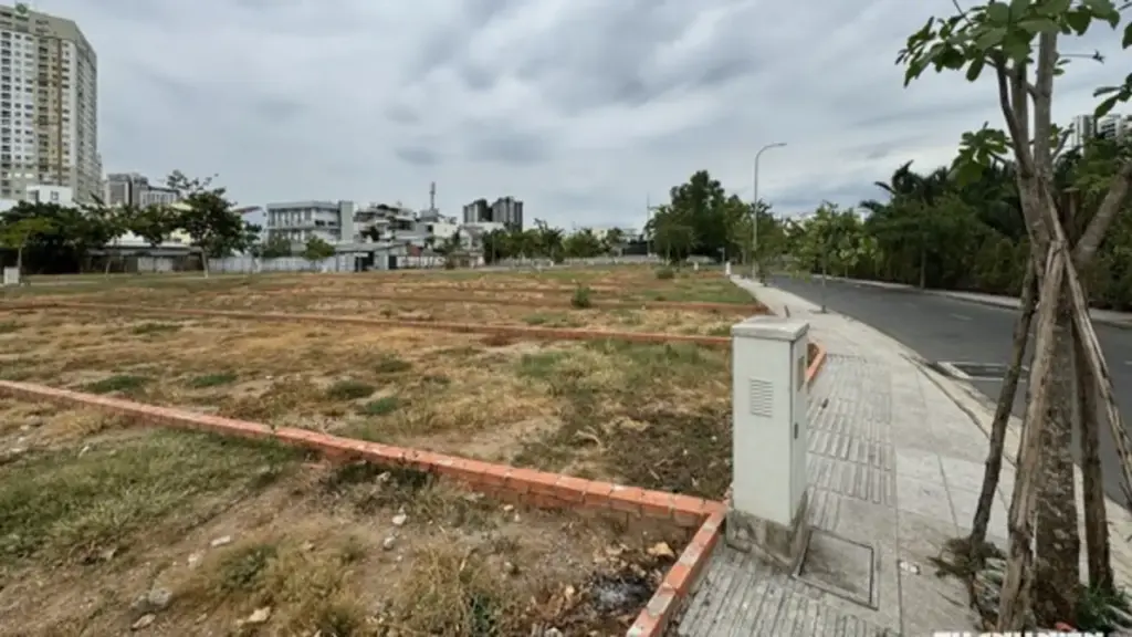 Phân lô bán nền, đừng để đô thị lớn lên theo từng cuốn sổ hồng