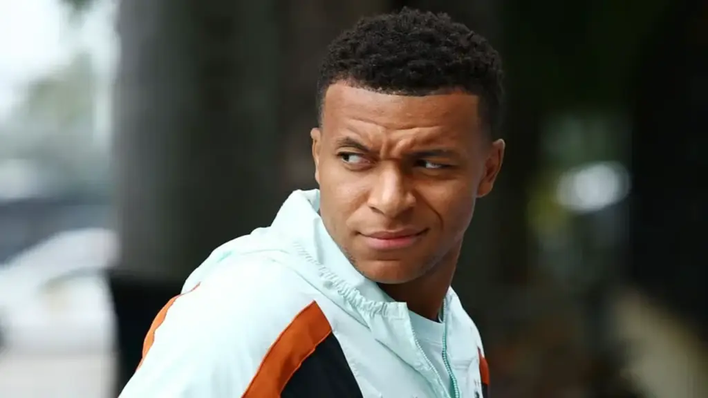 Pháp - Anh: Mbappe tri ân HLV Deschamps